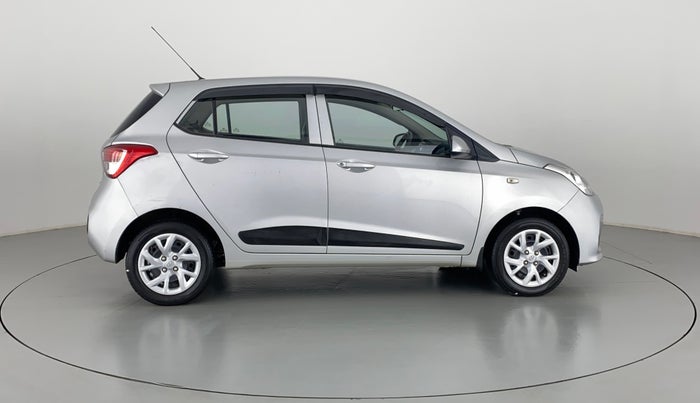 2017 Hyundai Grand i10 MAGNA 1.2 VTVT, Petrol, Manual, 15,419 km, Right Side View