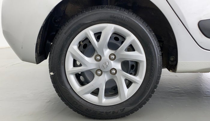 2017 Hyundai Grand i10 MAGNA 1.2 VTVT, Petrol, Manual, 15,419 km, Right Rear Wheel