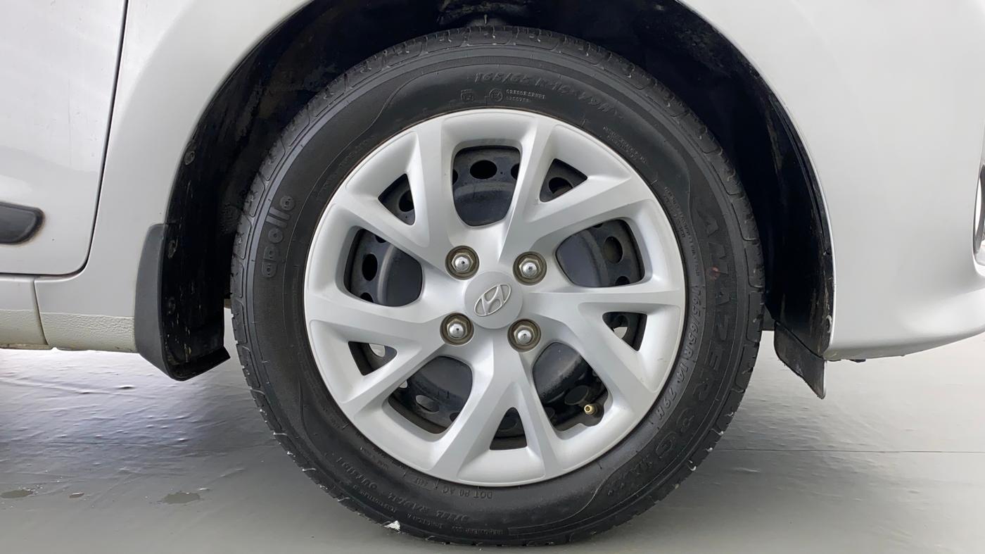 2017 Hyundai Grand i10 MAGNA 1.2 VTVT, Petrol, Manual, 15,419 km, Right Front Wheel