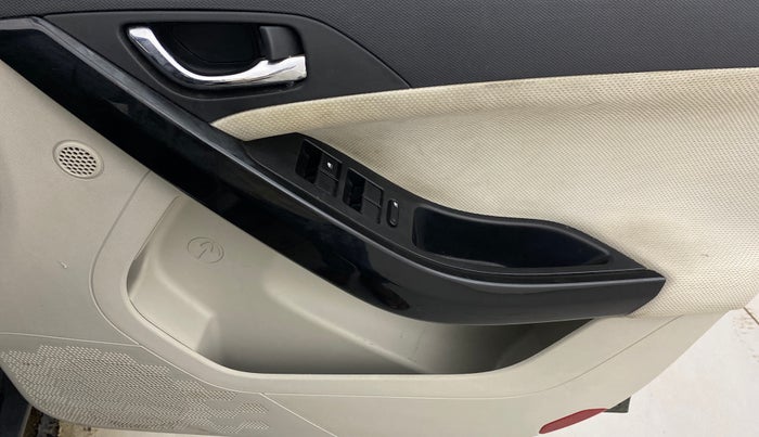 2023 Tata NEXON XZ PLUS DIESEL SUNROOF, Diesel, Manual, 67,922 km, Driver Side Door Panels Control