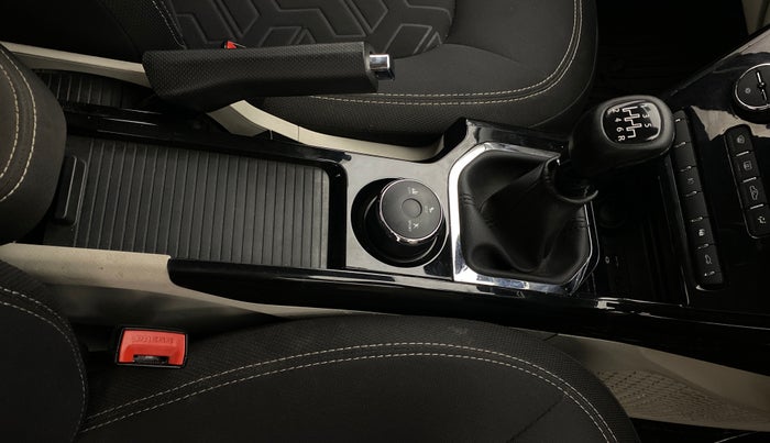 2023 Tata NEXON XZ PLUS DIESEL SUNROOF, Diesel, Manual, 67,922 km, Gear Lever