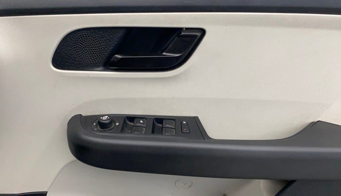 2021 Tata ALTROZ XT PETROL, Petrol, Manual, 56,042 km, Driver Side Door Panels Control