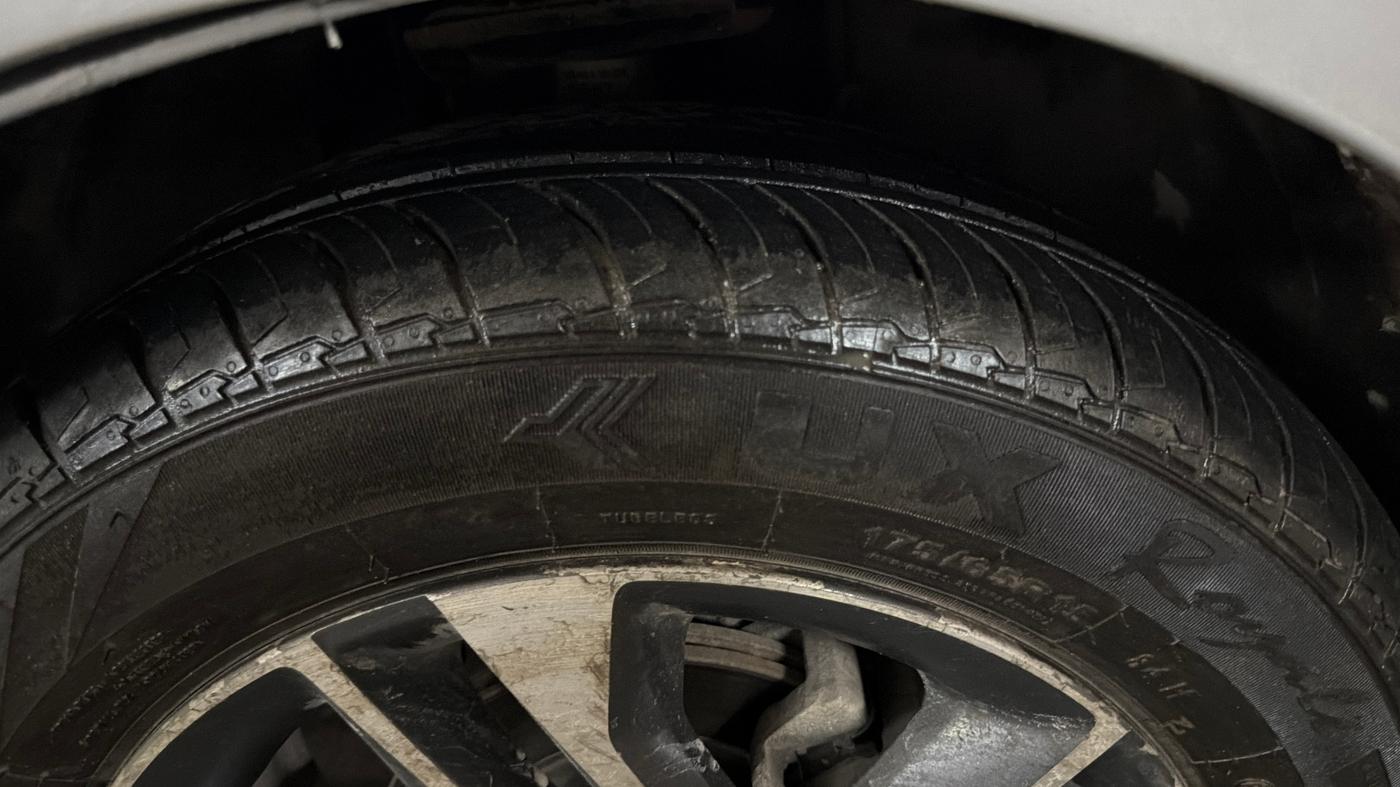 2017 Tata TIGOR XZ (O) PETROL, Petrol, Manual, 57,284 km, Right Front Tyre Tread