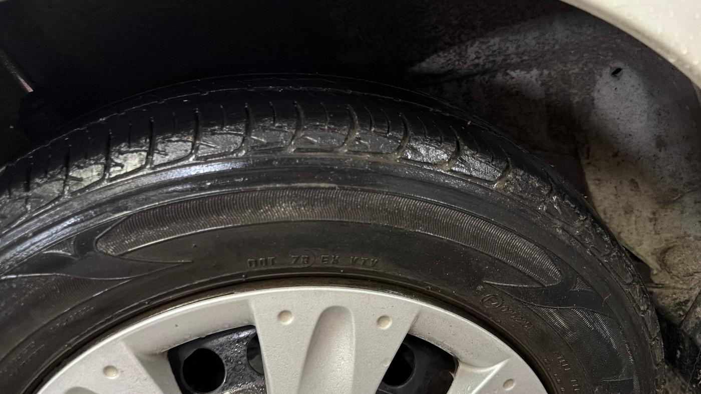 2015 Honda Amaze 1.2L I-VTEC S, Petrol, Manual, 40,807 km, Right Rear Tyre Tread