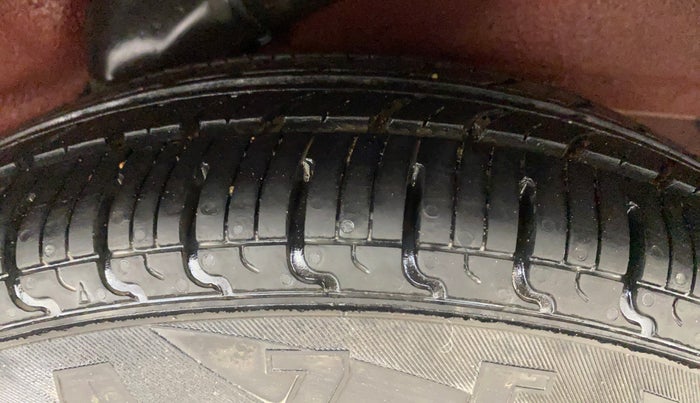 2013 Hyundai i10 MAGNA 1.2, Petrol, Manual, 32,737 km, Left Rear Tyre Tread