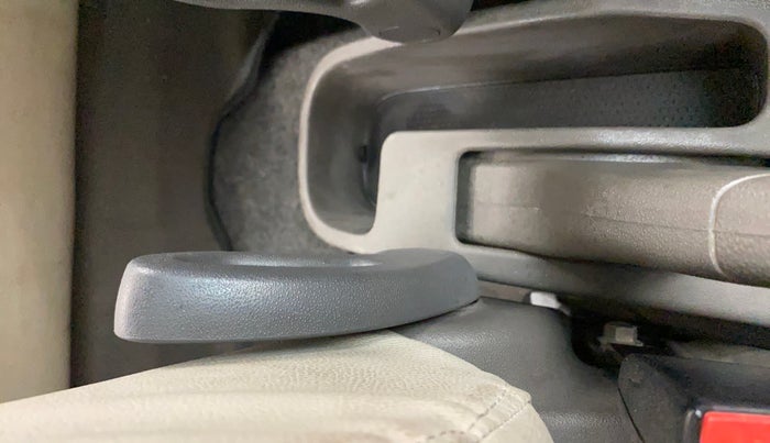 2013 Hyundai i10 MAGNA 1.2, Petrol, Manual, 32,737 km, Driver Side Adjustment Panel