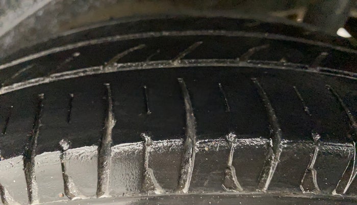 2016 Maruti Wagon R 1.0 LXI CNG, CNG, Manual, 87,086 km, Left Rear Tyre Tread