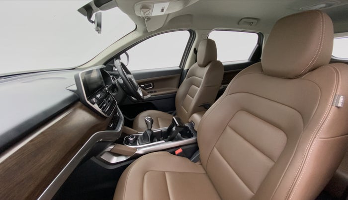 2019 Tata Harrier XZ 2.0L Kryotec, Diesel, Manual, 41,577 km, Right Side Front Door Cabin