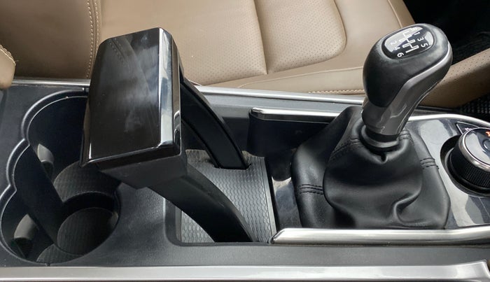 2019 Tata Harrier XZ 2.0L Kryotec, Diesel, Manual, 41,577 km, Gear Lever
