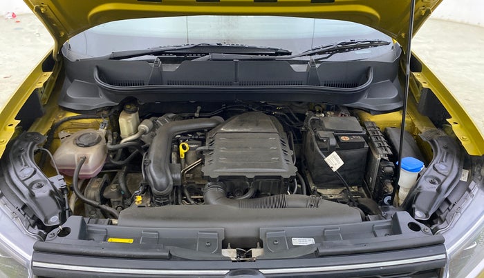 2022 Volkswagen TAIGUN TOPLINE 1.0 TSI MT, Petrol, Manual, 6,611 km, Engine View