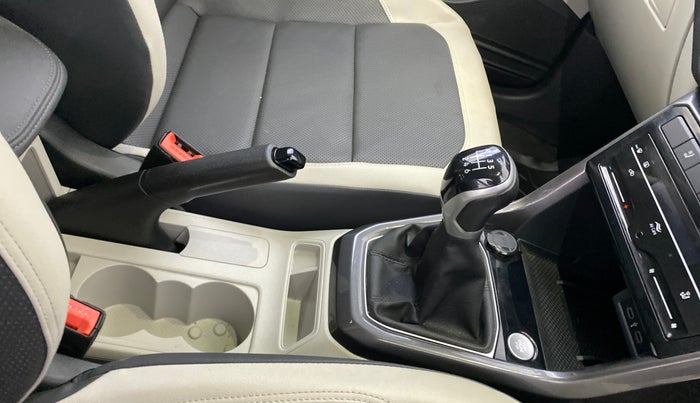 2022 Volkswagen TAIGUN TOPLINE 1.0 TSI MT, Petrol, Manual, 6,611 km, Gear Lever