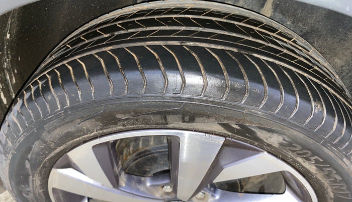 2022 Volkswagen TAIGUN TOPLINE 1.0 TSI MT, Petrol, Manual, 6,611 km, Right Rear Tyre Tread