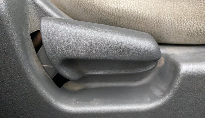 2012 Maruti Wagon R 1.0 LXI CNG, CNG, Manual, 78,901 km, Driver Side Adjustment Panel