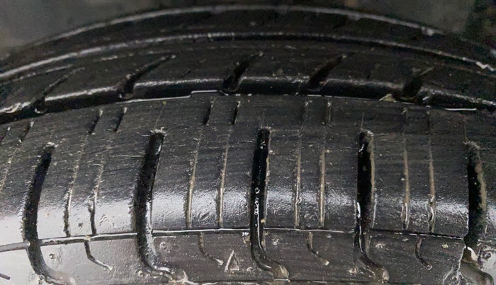 2012 Maruti Wagon R 1.0 LXI CNG, CNG, Manual, 78,901 km, Left Front Tyre Tread
