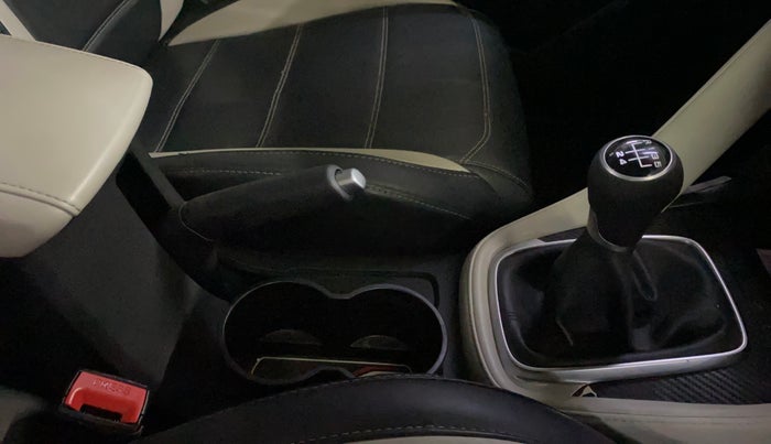 2022 MG ASTOR SHARP 1.5 MT, Petrol, Manual, 23,147 km, Gear Lever