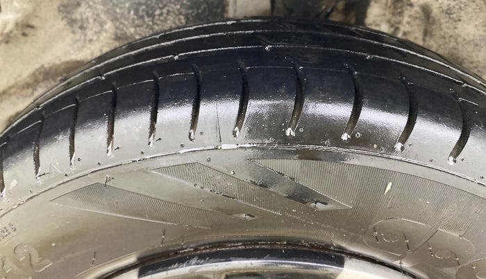 2017 Maruti Alto 800 LXI, Petrol, Manual, 50,954 km, Left Front Tyre Tread