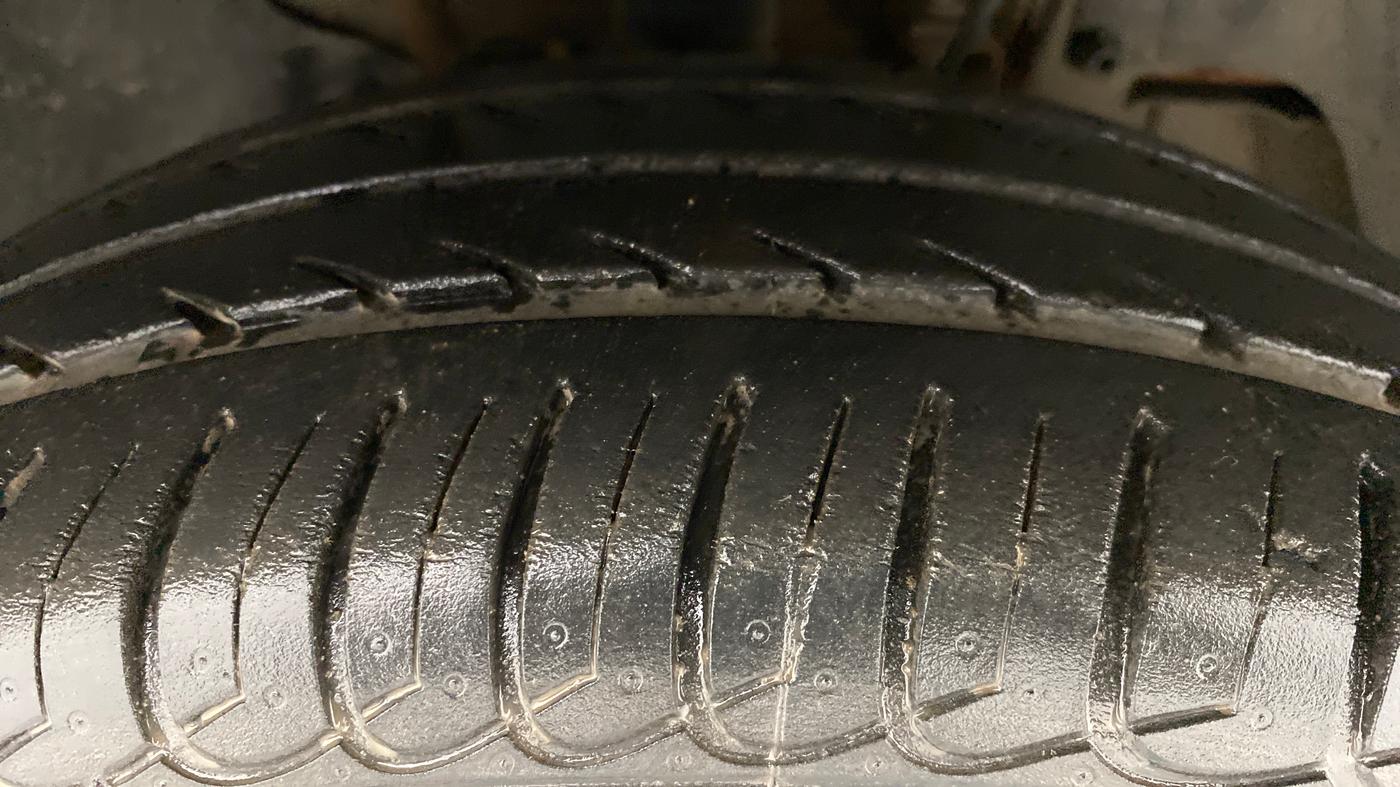 2018 Tata TIAGO NRG PETROL, Petrol, Manual, 16,889 km, Right Front Tyre Tread