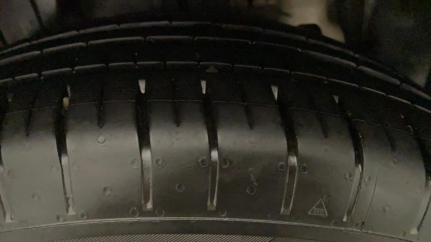 2021 Mahindra XUV300 W6 1.2 PETROL AMT, Petrol, Automatic, 18,255 km, Left Rear Tyre Tread
