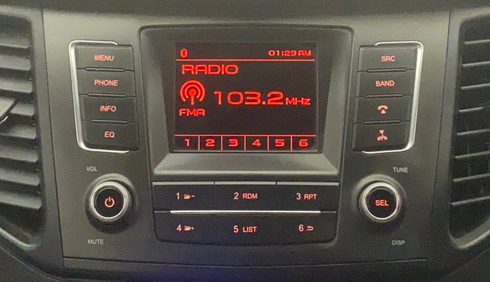 2021 Mahindra XUV300 W6 1.2 PETROL AMT, Petrol, Automatic, 18,255 km, Infotainment System