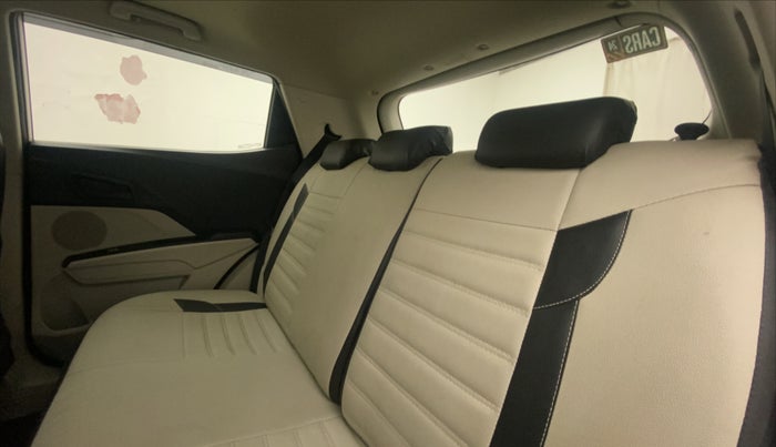 2021 Mahindra XUV300 W6 1.2 PETROL AMT, Petrol, Automatic, 18,255 km, Right Side Rear Door Cabin