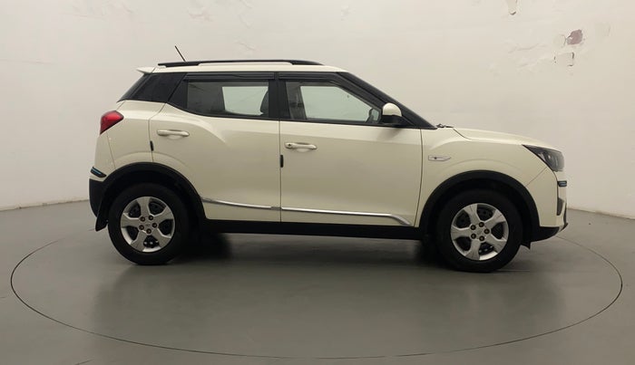 2021 Mahindra XUV300 W6 1.2 PETROL AMT, Petrol, Automatic, 18,255 km, Right Side