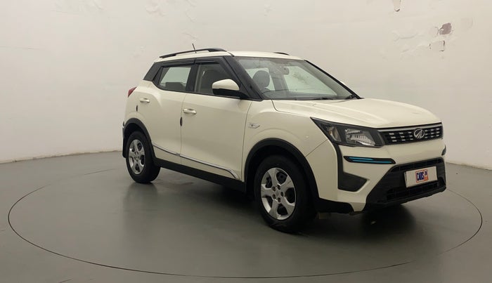 2021 Mahindra XUV300 W6 1.2 PETROL AMT, Petrol, Automatic, 18,255 km, Right Front Diagonal