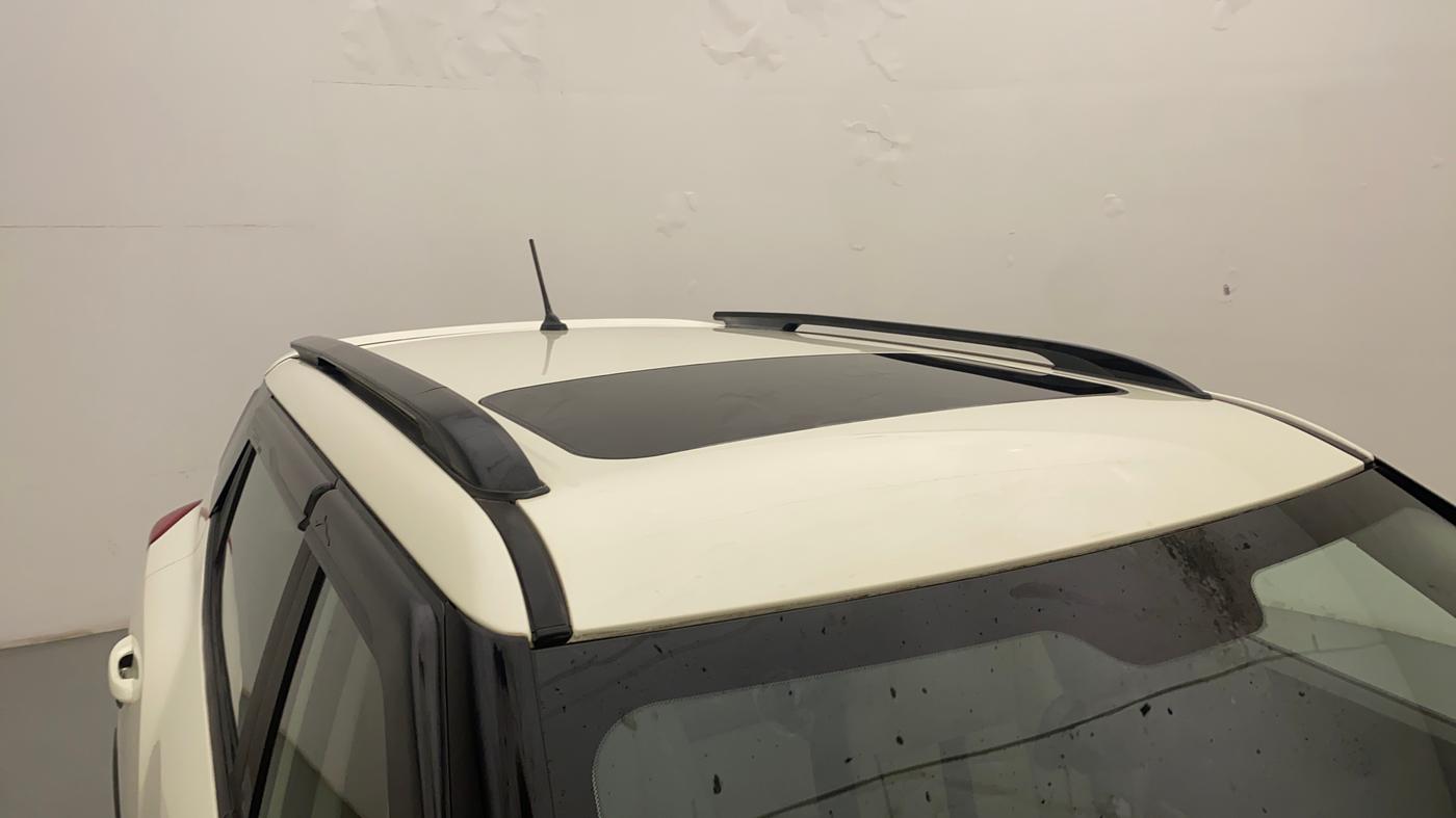 2021 Mahindra XUV300 W6 1.2 PETROL AMT, Petrol, Automatic, 18,255 km, Roof