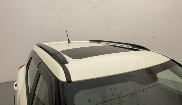 2021 Mahindra XUV300 W6 1.2 PETROL AMT, Petrol, Automatic, 18,255 km, Roof