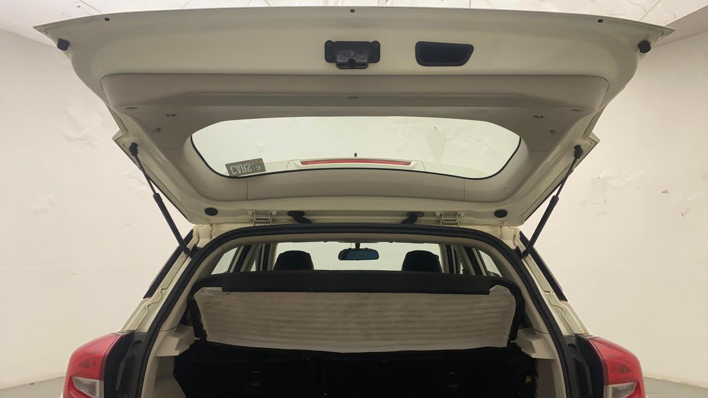 2021 Mahindra XUV300 W6 1.2 PETROL AMT, Petrol, Automatic, 18,255 km, Boot Door Open