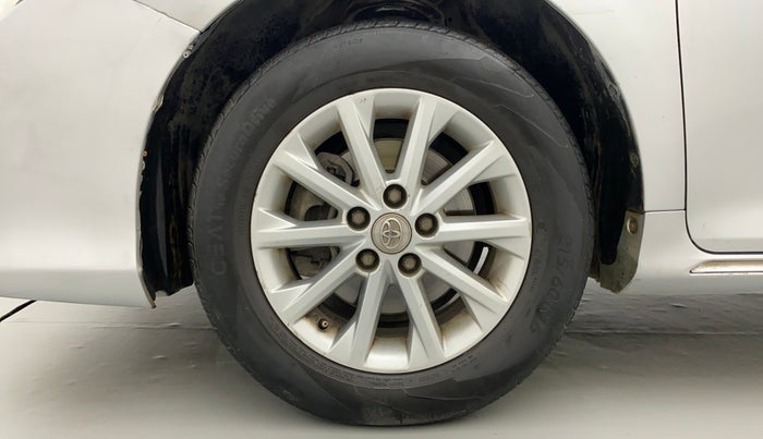 2012 Toyota Camry 2.5L AT, Petrol, Automatic, 1,10,975 km, Left Front Wheel