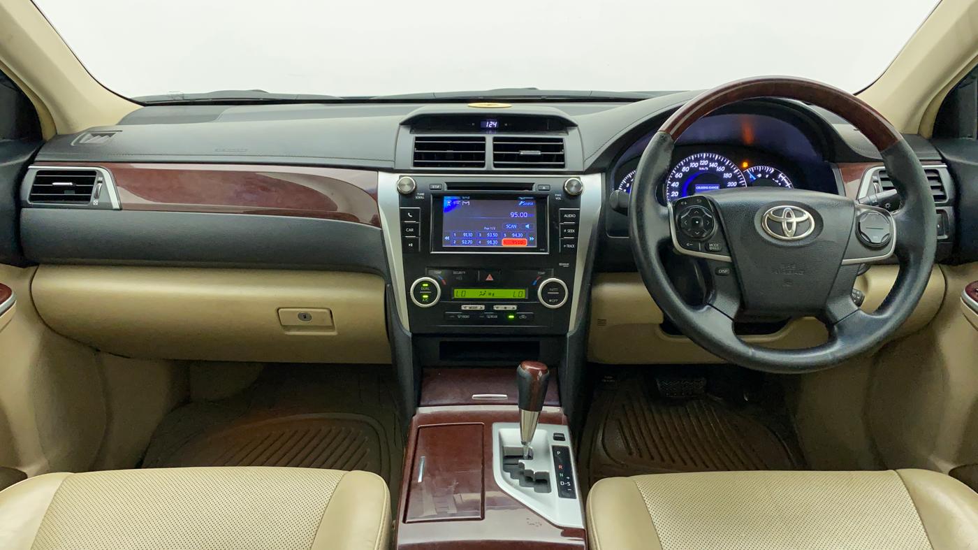 2012 Toyota Camry 2.5L AT, Petrol, Automatic, 1,10,975 km, Dashboard