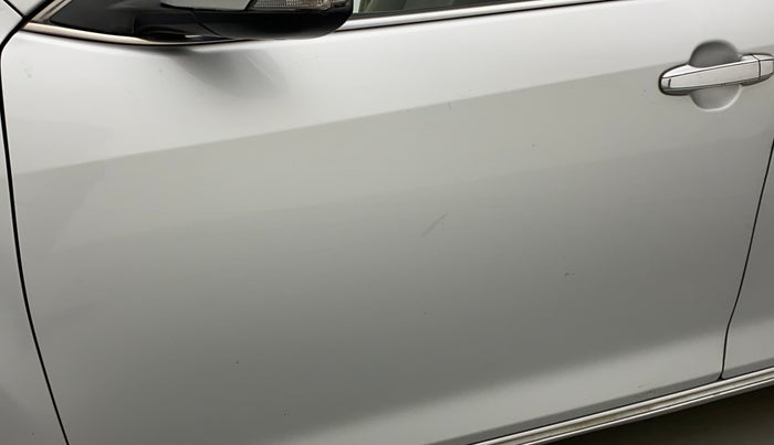 2012 Toyota Camry 2.5L AT, Petrol, Automatic, 1,10,975 km, Front passenger door - Slightly dented