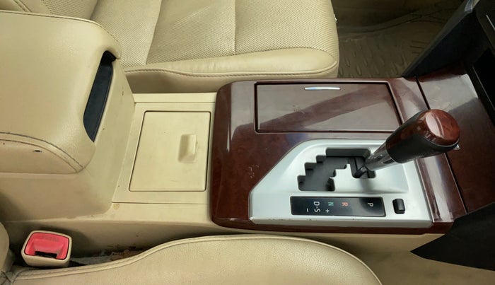2012 Toyota Camry 2.5L AT, Petrol, Automatic, 1,10,975 km, Gear Lever