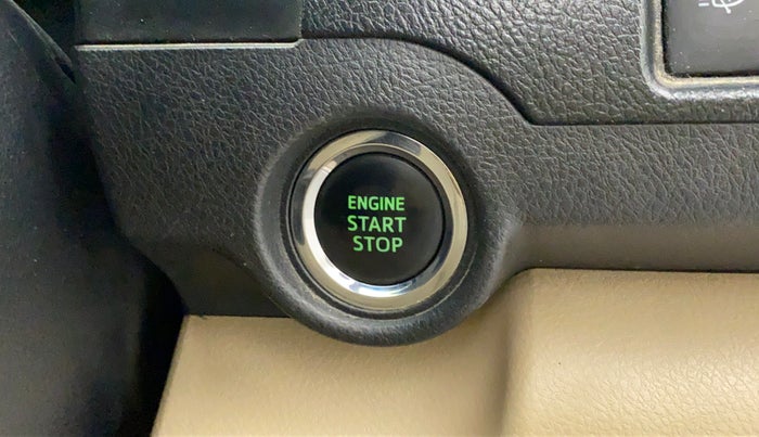 2012 Toyota Camry 2.5L AT, Petrol, Automatic, 1,10,975 km, Keyless Start/ Stop Button