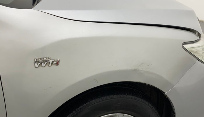2012 Toyota Camry 2.5L AT, Petrol, Automatic, 1,10,975 km, Right fender - Minor scratches
