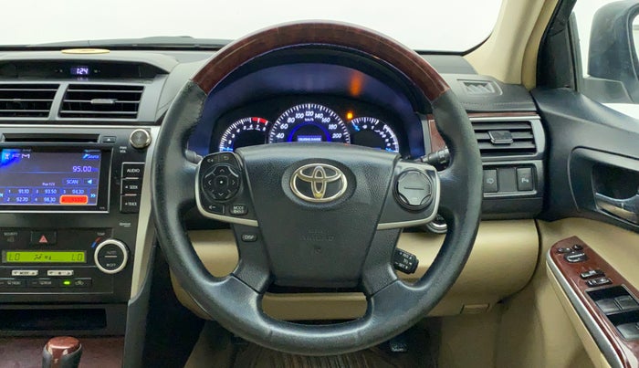 2012 Toyota Camry 2.5L AT, Petrol, Automatic, 1,10,975 km, Steering Wheel Close Up