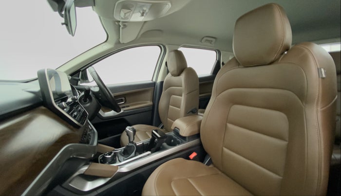 2019 Tata Harrier XZ 2.0L Kryotec, Diesel, Manual, 20,400 km, Right Side Front Door Cabin