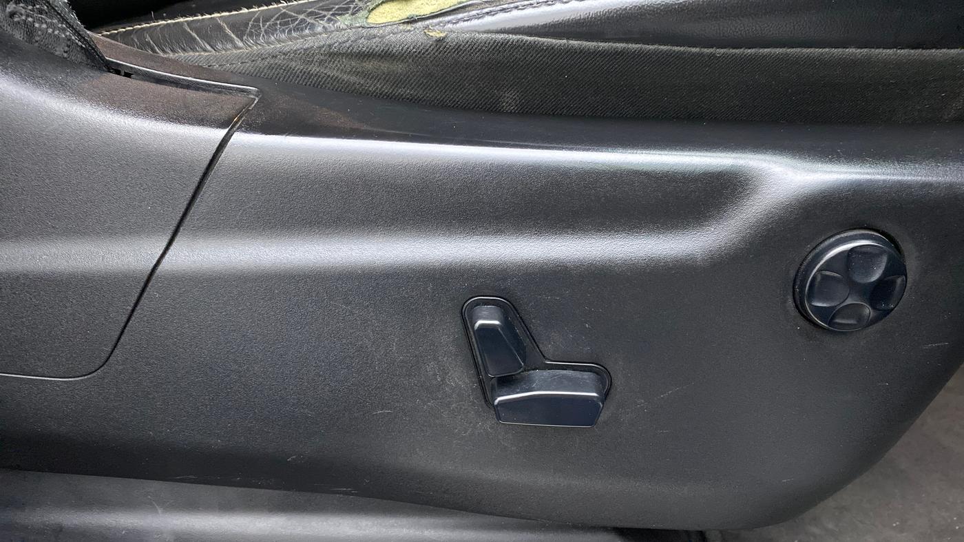 2016 Jeep GRAND CHEROKEE LIMITED DIESEL, Diesel, Automatic, 91,825 km, Driver Side Adjustment Panel