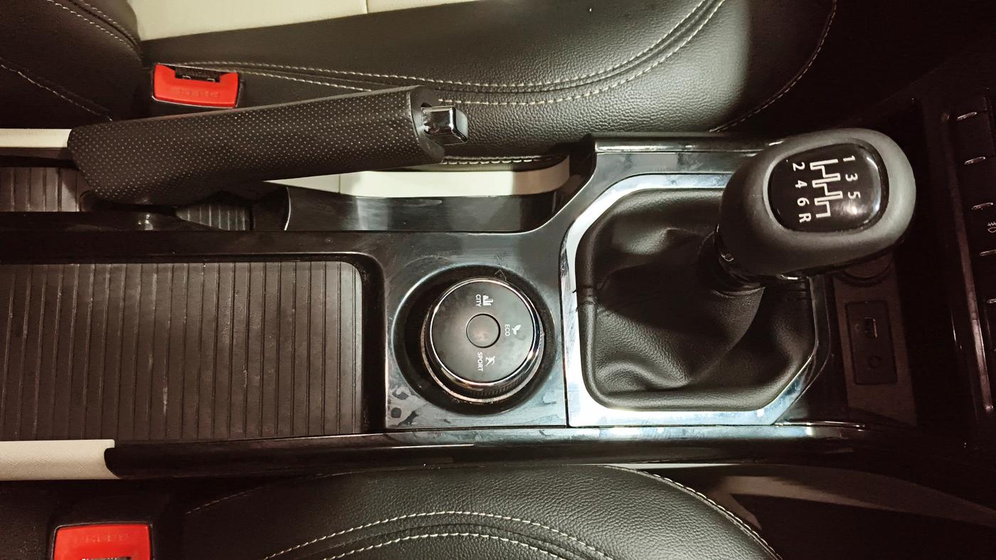 2020 Tata NEXON XZ PLUS PETROL, Petrol, Manual, 71,389 km, Gear Lever