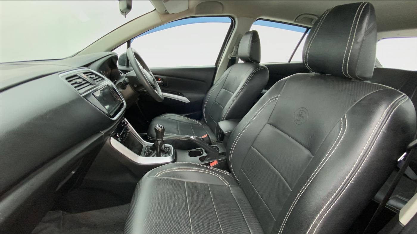 2018 Maruti S Cross ALPHA 1.3, Diesel, Manual, 46,621 km, Right Side Front Door Cabin
