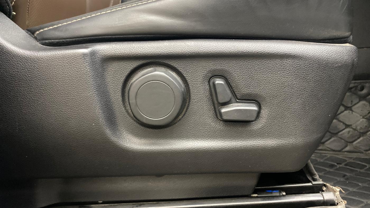 2023 Mahindra SCORPIO-N Z8 L DIESEL AT 2WD 7 STR, Diesel, Automatic, 59,573 km, Driver Side Adjustment Panel