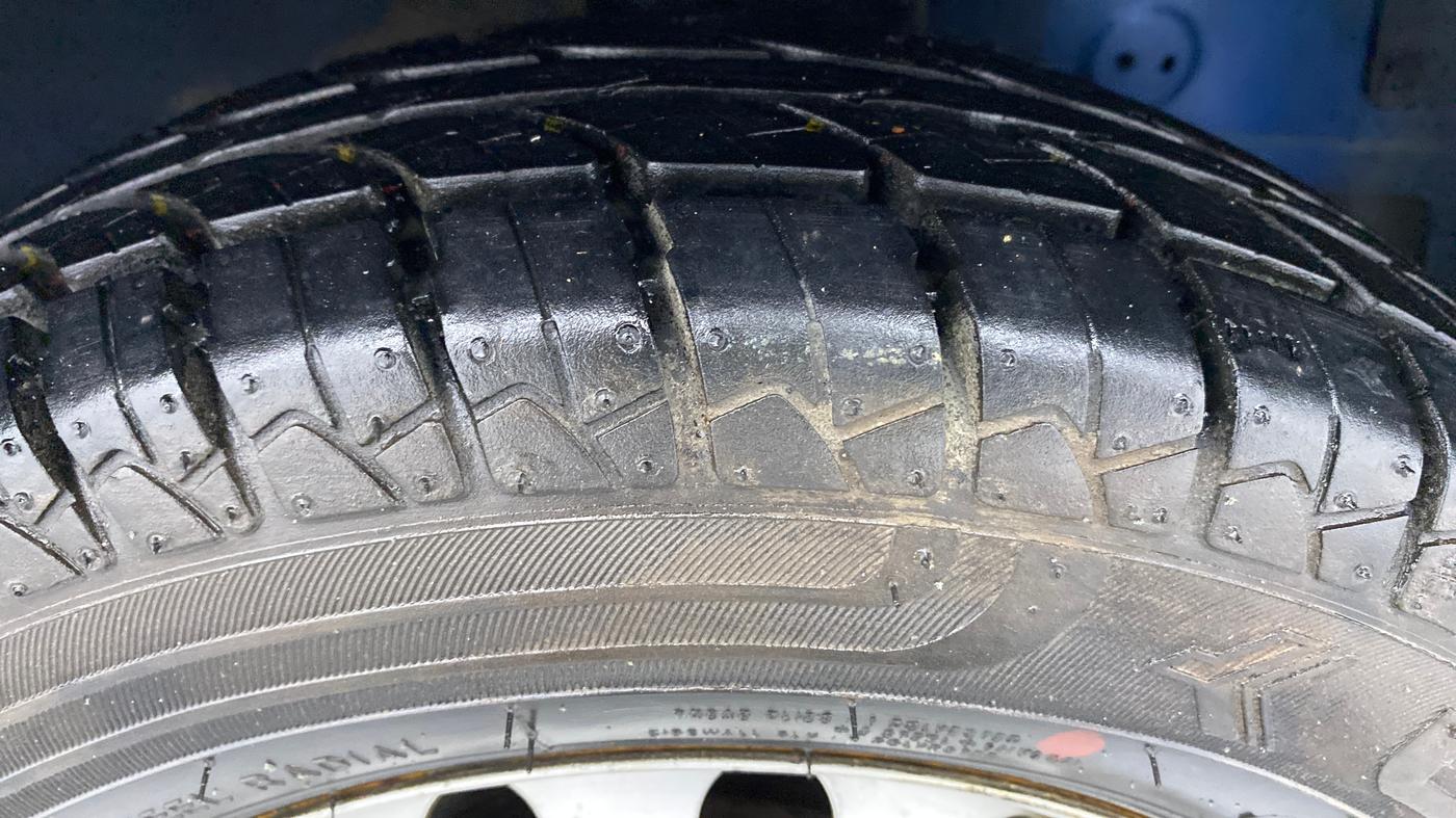 2013 Hyundai Eon ERA PLUS, Petrol, Manual, 34,129 km, Right Front Tyre Tread