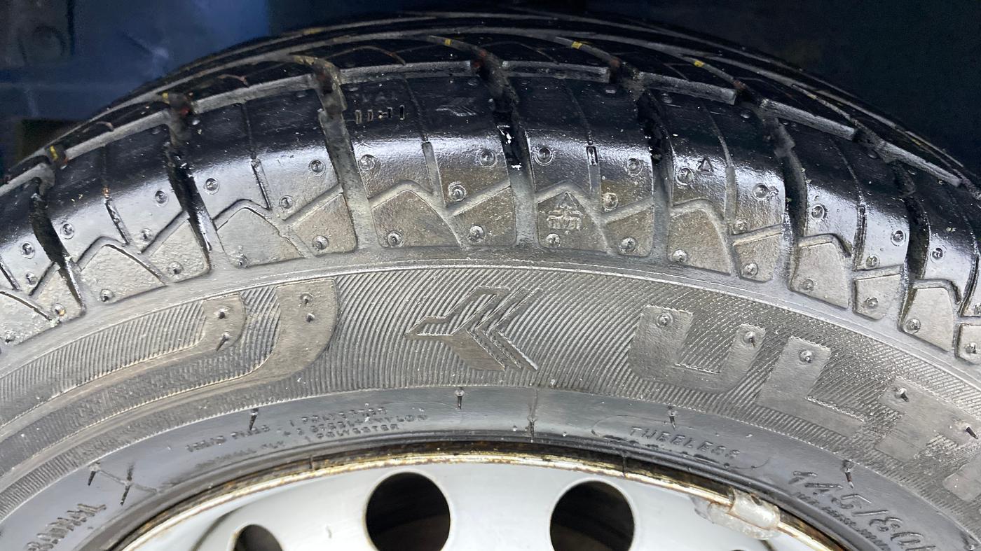 2013 Hyundai Eon ERA PLUS, Petrol, Manual, 34,129 km, Left Front Tyre Tread