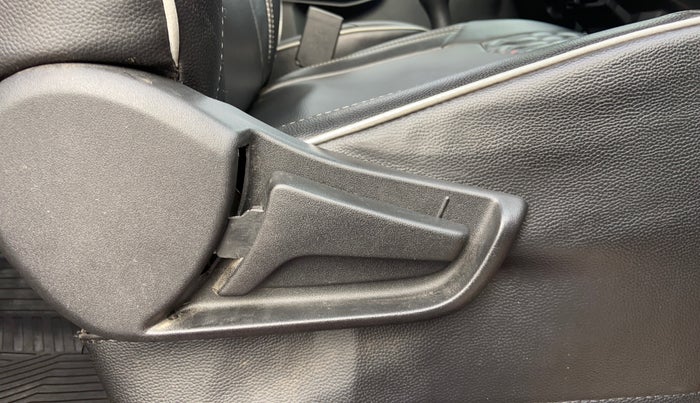 2021 Maruti S PRESSO VXI+, Petrol, Manual, 53,985 km, Driver Side Adjustment Panel