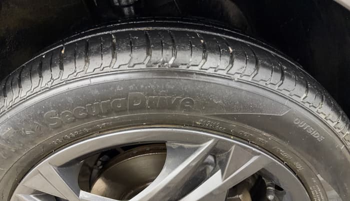 2021 Hyundai NEW I20 SPORTZ 1.2 AT, Petrol, Automatic, 47,750 km, Right Front Tyre Tread