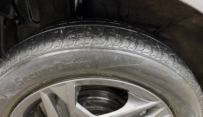 2021 Hyundai NEW I20 SPORTZ 1.2 AT, Petrol, Automatic, 47,750 km, Right Rear Tyre Tread