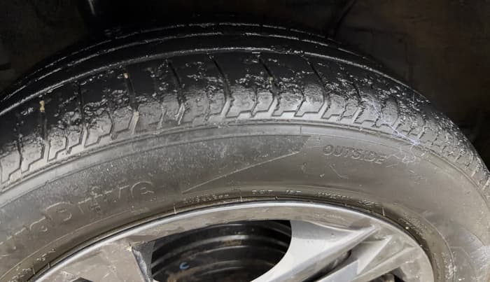 2021 Hyundai NEW I20 SPORTZ 1.2 AT, Petrol, Automatic, 47,750 km, Left Front Tyre Tread