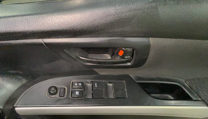 2015 Maruti S Cross DELTA 1.6, Diesel, Manual, 90,518 km, Driver Side Door Panels Control