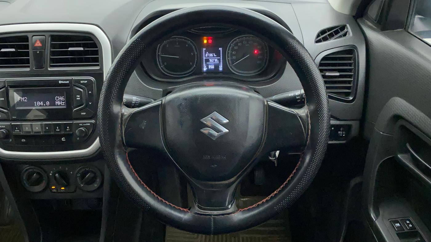 2016 Maruti Vitara Brezza VDI, Diesel, Manual, 76,077 km, Steering Wheel Close Up