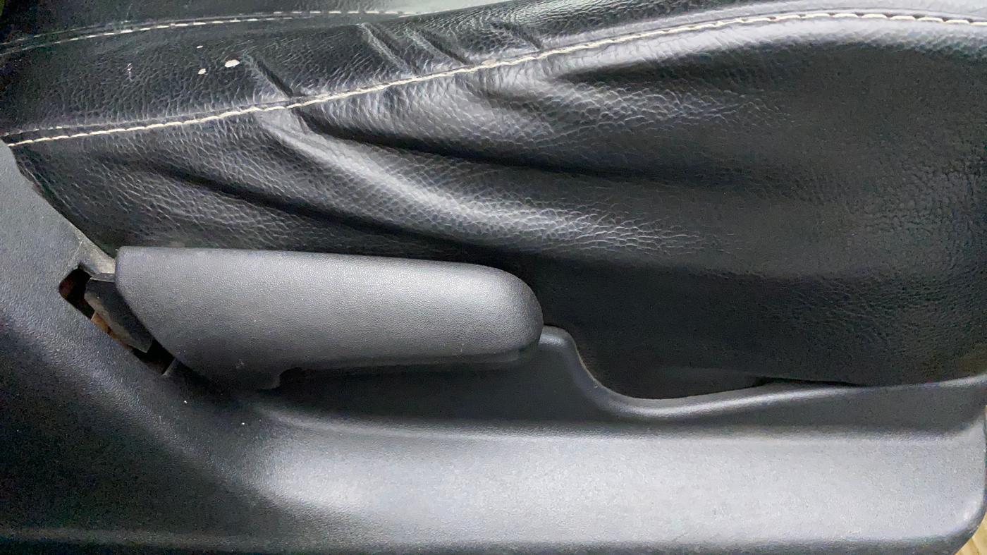 2016 Maruti Vitara Brezza VDI, Diesel, Manual, 76,077 km, Driver Side Adjustment Panel